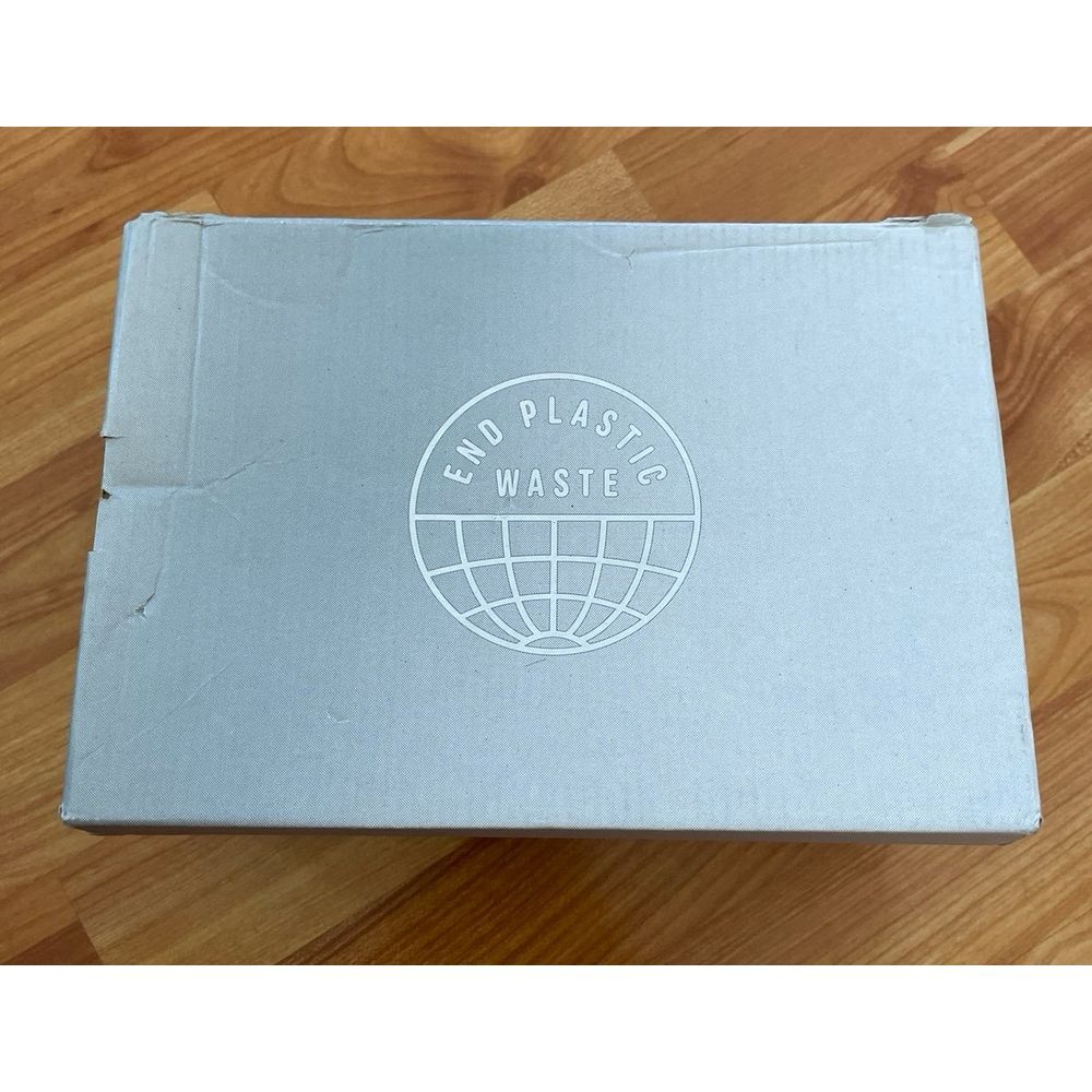 Adidas empty‎ shoe box